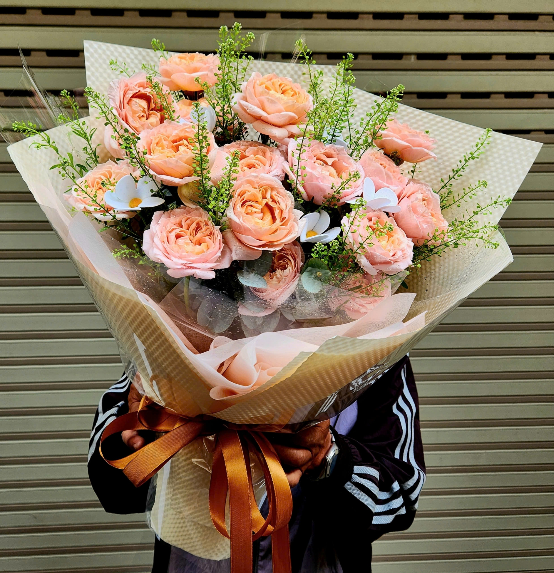 bo hoa hong julibee tang sinh nhat dep jpg
